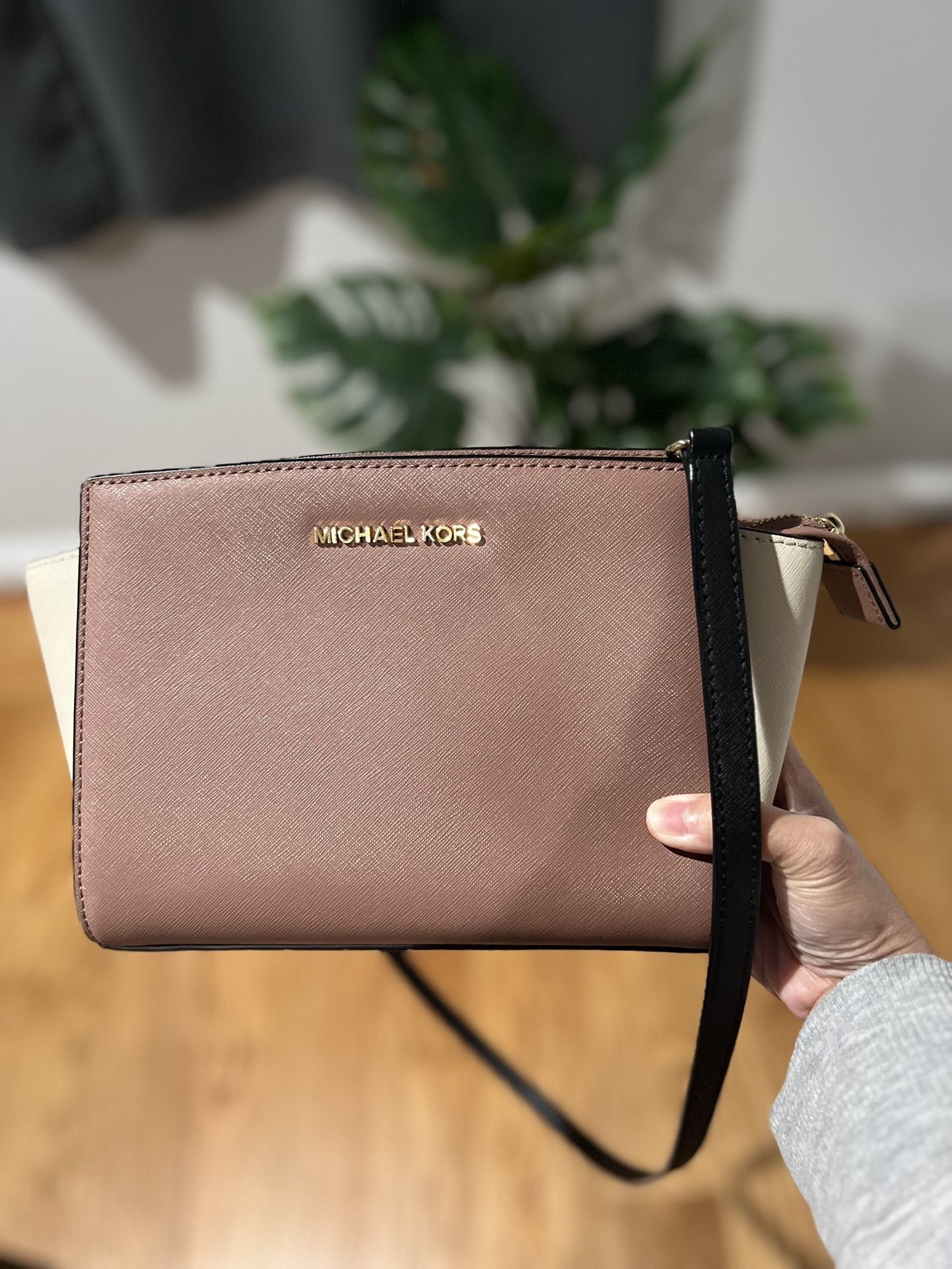 Michael Kors Crossbody Bag