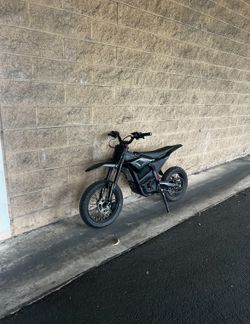 STRIKE E-MOTO