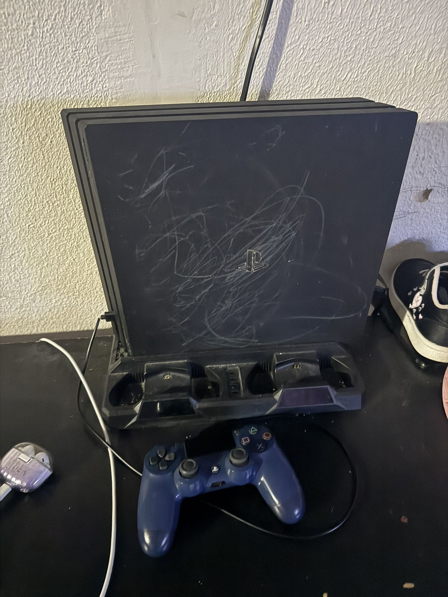 Ps4 Pro Esta Bueno Y Funsiona Con Control No Tengo Juegos Se Vende Probado