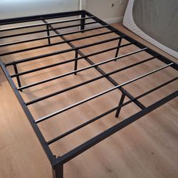 Free queen size bed frame