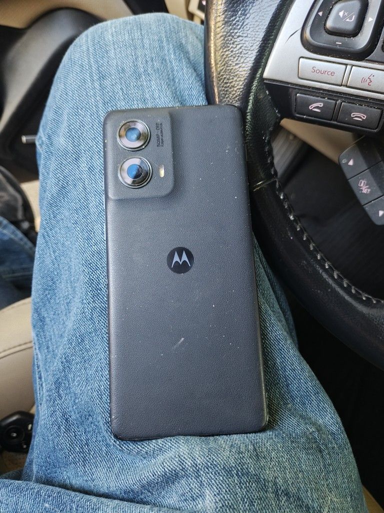 Motorola Edge 2024 