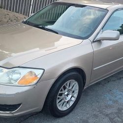2001 TOYOTA AVALON 