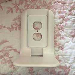 USB port cover with phone holder
