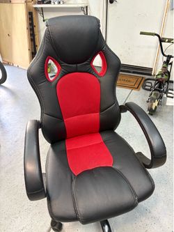 Office game chair black and red - good condition