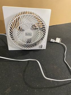 BLACK+DECKER 9” Box Fan – 3 Speeds – Like New