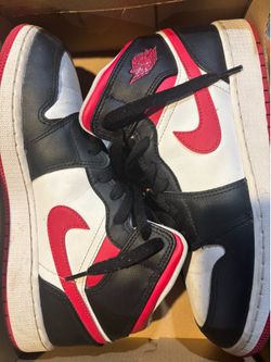 Nike Jordan  dunk low youth size 6