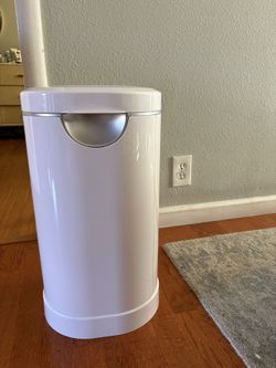 Munchkin diaper pail