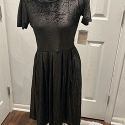 Lularoe Amelia Dress Women’s Size Medium Black Velour Gold Metalic Infused NWT