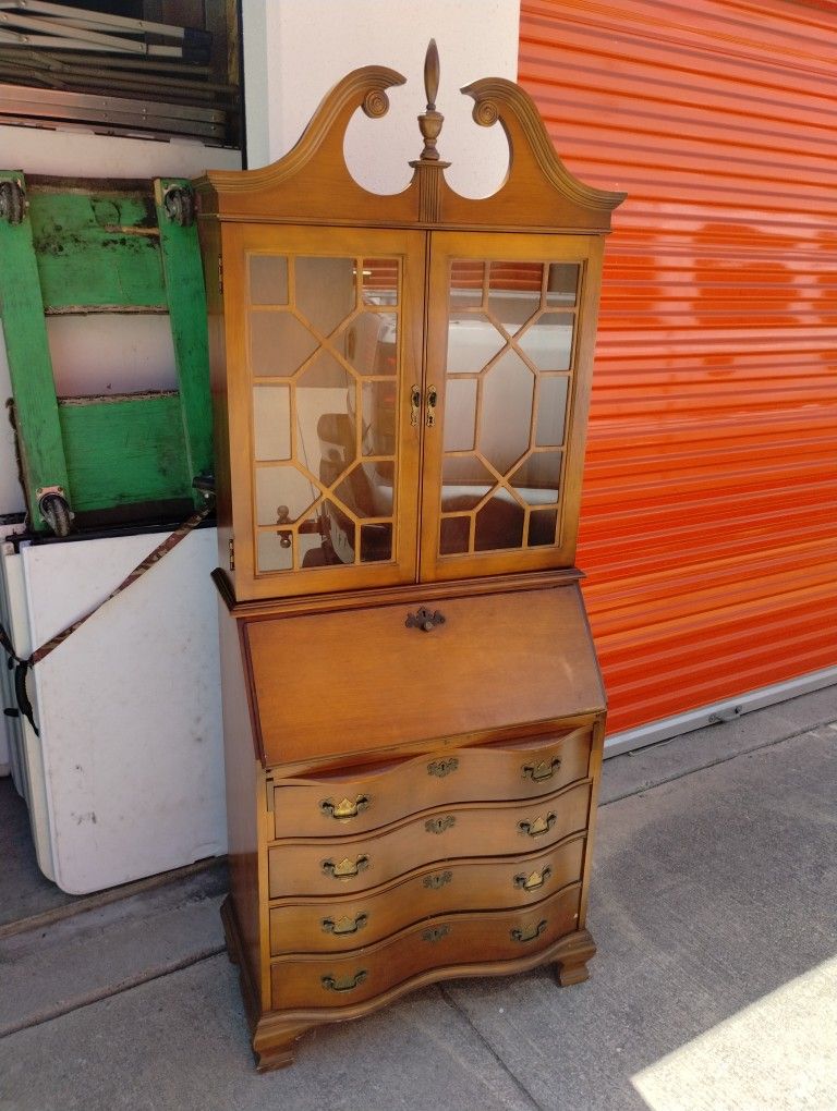 Secretary Desk / Hutch $140