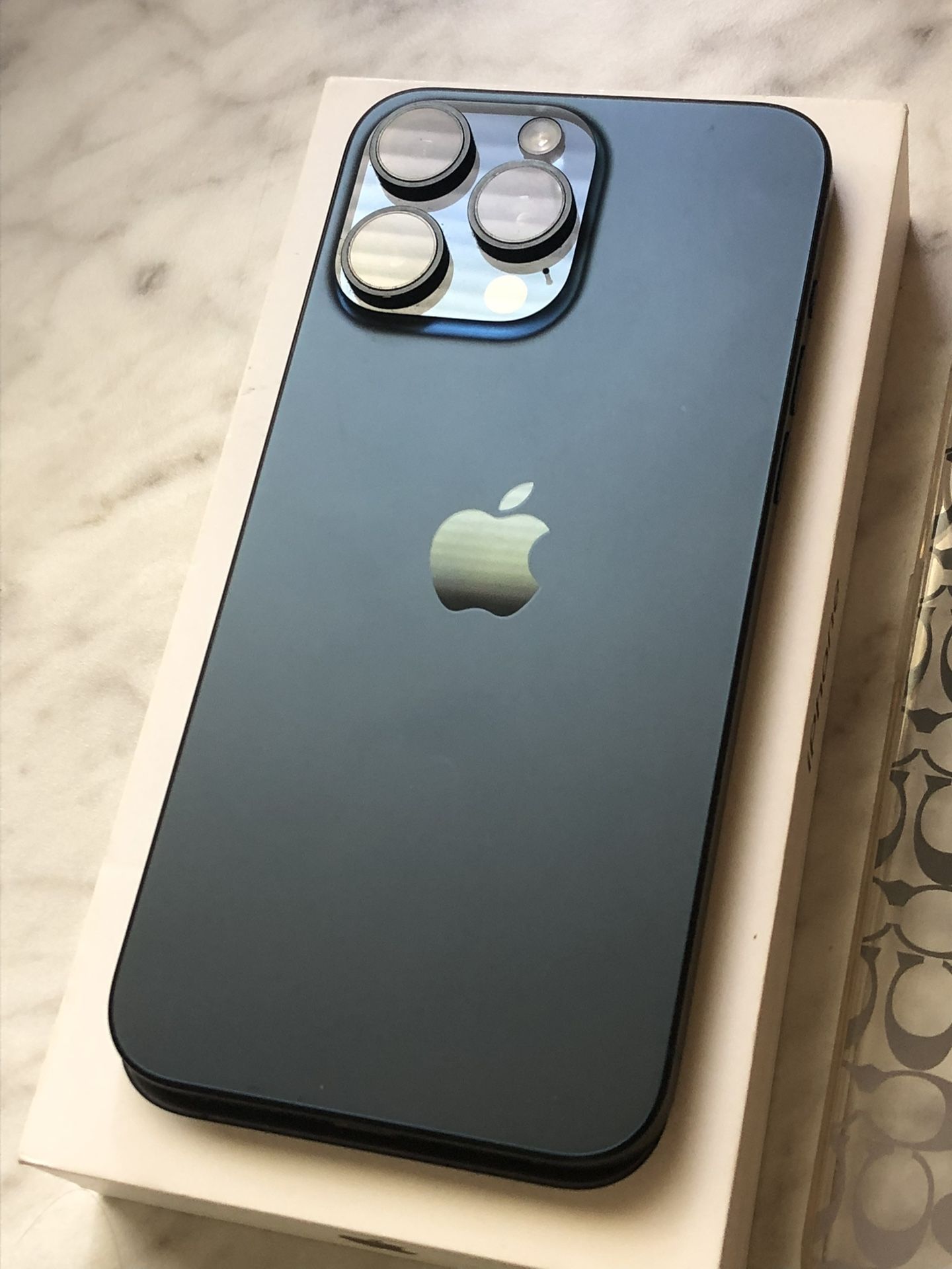 iPhone 15 Pro Max 256GB Unlocked