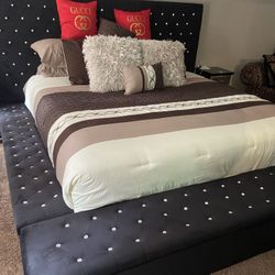 King Size Black Diamond Tufted Storage Bed$1000