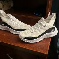 Curry Shoes Size Men’s 7.5 Women’s Size 9