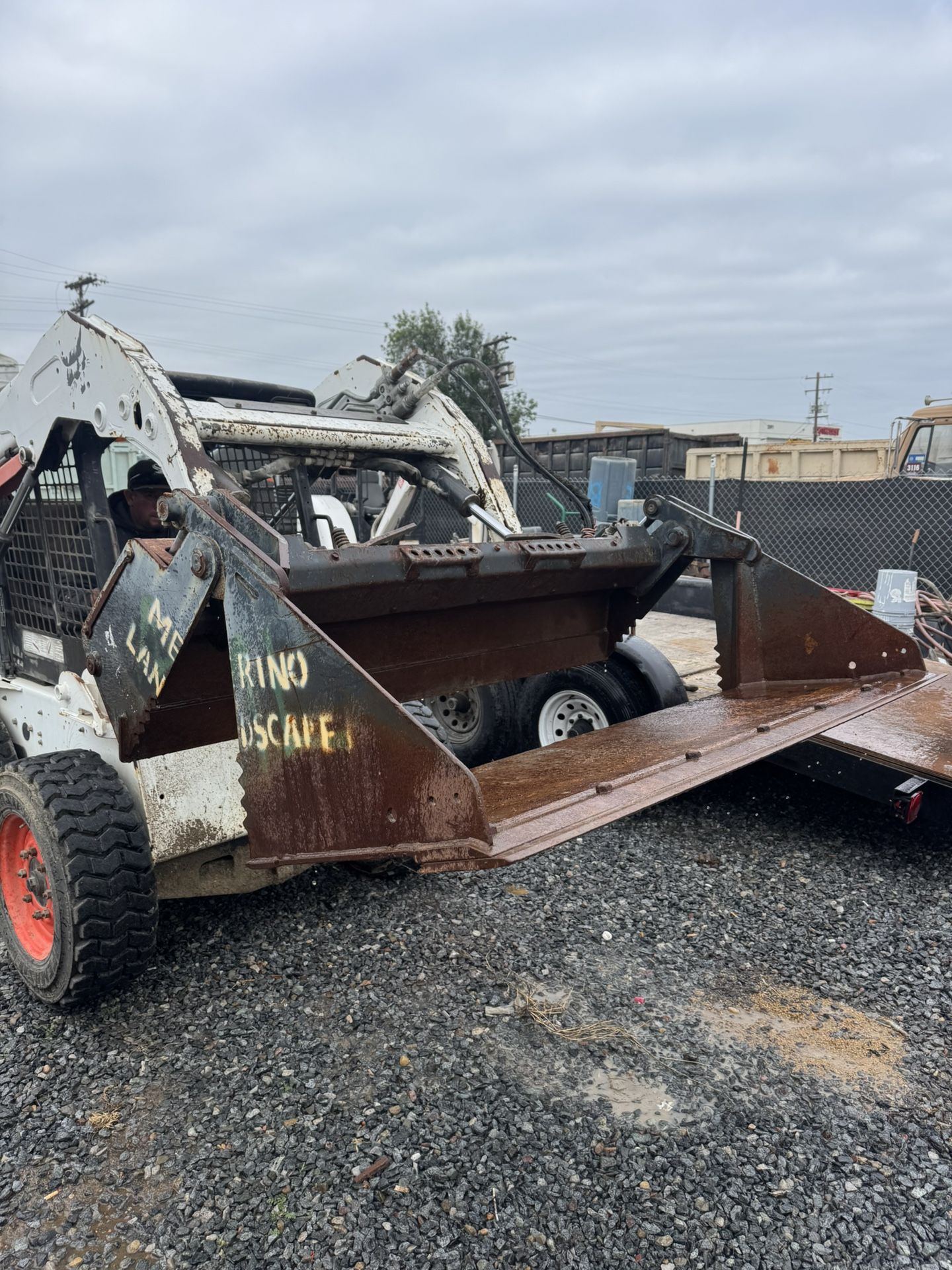 72 In 4-1 Bobcat Bucket