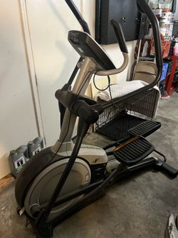 Nordic track 7.5c Elliptical Machine