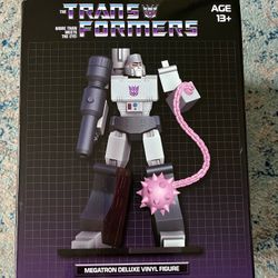 Culturefly Megatron  Deluxe Vinyl Figure Transformers  