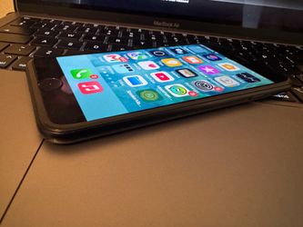 Apple iPhone SE Second Generation 64GB Unlocked