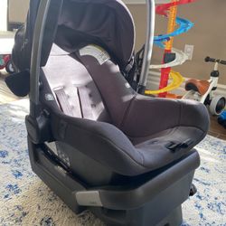 NUNA Car Seat With Detachable Base
