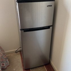 Magic Chef Mini Fridge