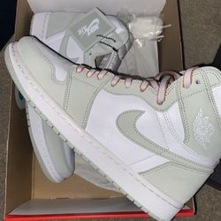 Jordan 1 Retro High OG Seafoam (Women's) size 11