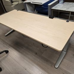 LIKE NEW! STEELCASE ELECTRIC HEIGHT ADJUSTABLE SIT STAND DESKS/TABLES QUANTITY RETAIL OVER $2000 EACH 🔥100 AVAILABLE!🔥 ONLY $499 EACH! 30X60 & 30X70