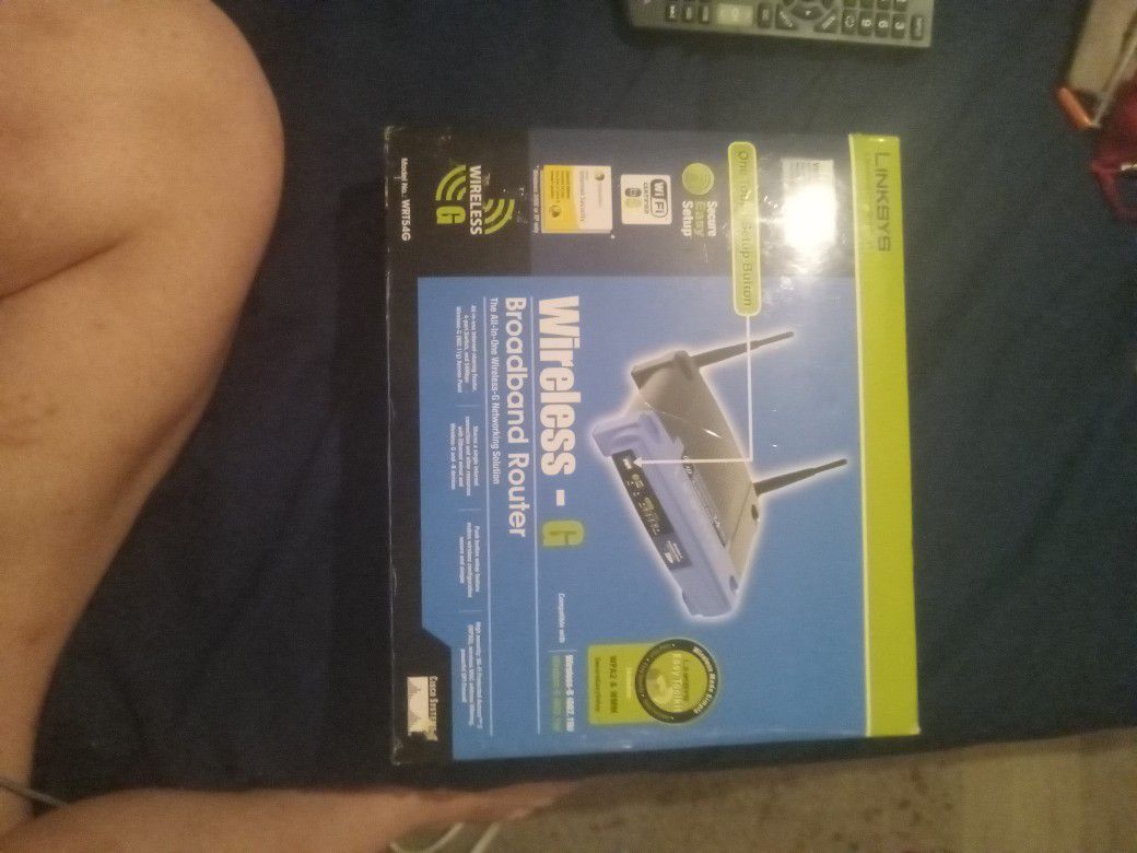 UNOPENED Linksys Wireless Router And Range Expander