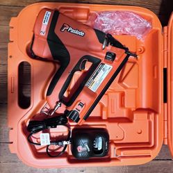 Paslode 916200 Lithium-Ion Battery 16-Gauge Angled Cordless Finished Nailer
