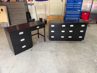 Nice matching dresser with desk