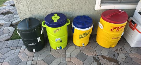 Beverage cooler/ water dispenser