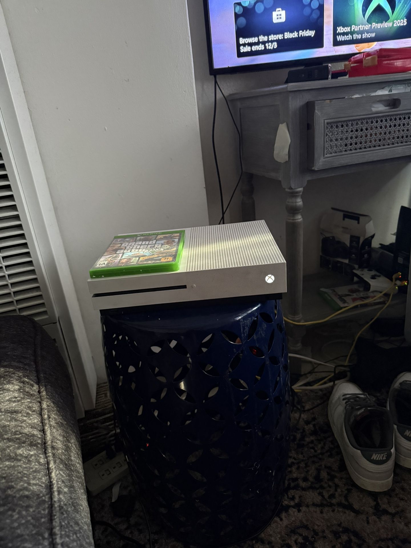 Xbox One S w/ GTA 5 Disc