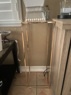 2 Matching Plant Stands
