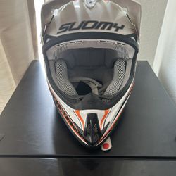 Suomy Motocross Helmet – Adult – Clean Interior – Never Crashed