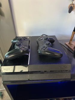 PlayStation 4 (500GB) Bundle – 4 Official Controllers + 8 Games