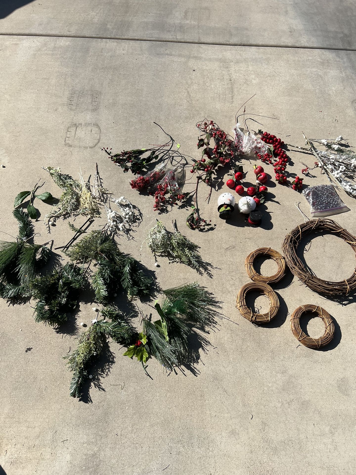 Lot Christmas Wreath Making Supplies $12