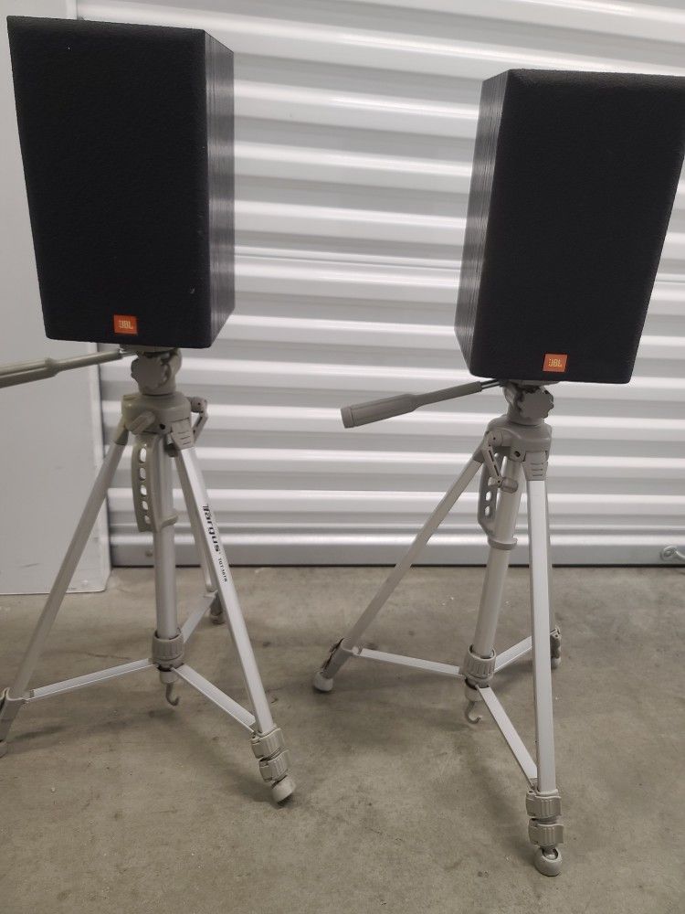Speakers - JBL ARC 10