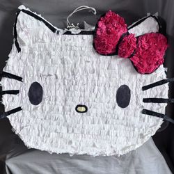 Hello Kitty Piñata