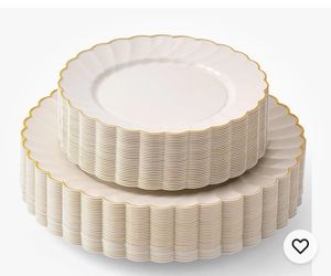 HIGH END 60 Pc Disposable Ivory Scalloped Plastic Plates with Gold Trim - 30 Din