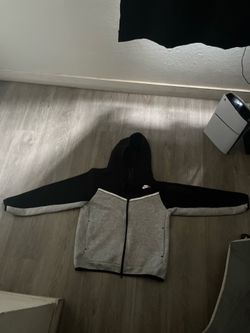 Nike tech grey nd black