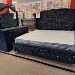 350..... King Bed Dresser And Mirror 