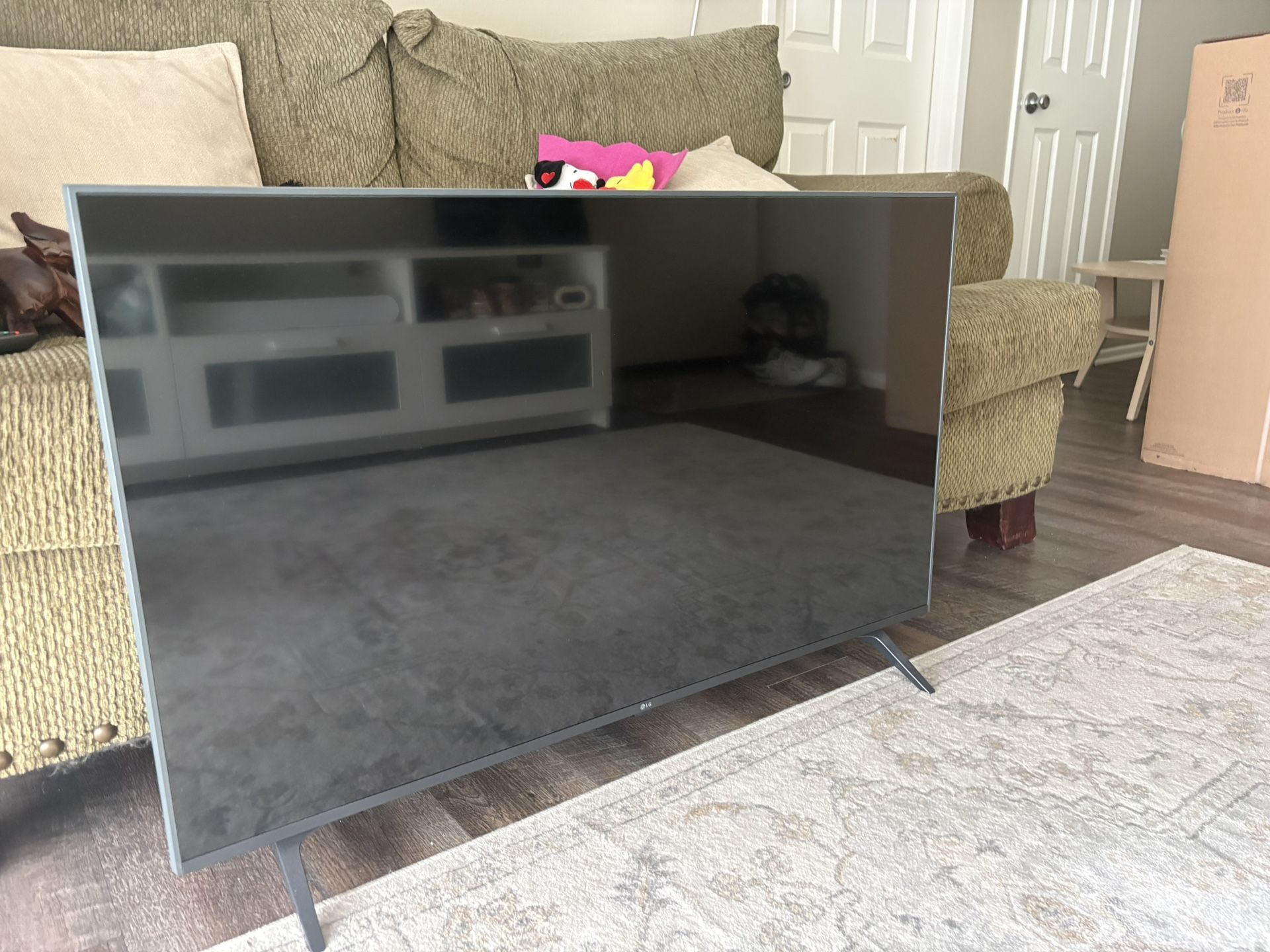 43’ LG TV
