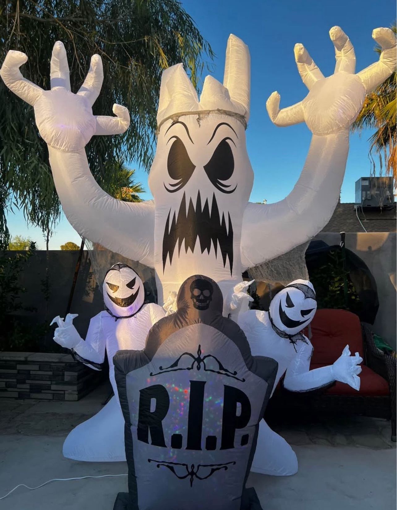 Halloween GEMMY 10. ft Haunted Graveyard Scene Led Ghosts Blowup Inflatable NEW