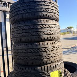 235/40r19 Goodyear tires  en excelentes condiciones de vida las 4