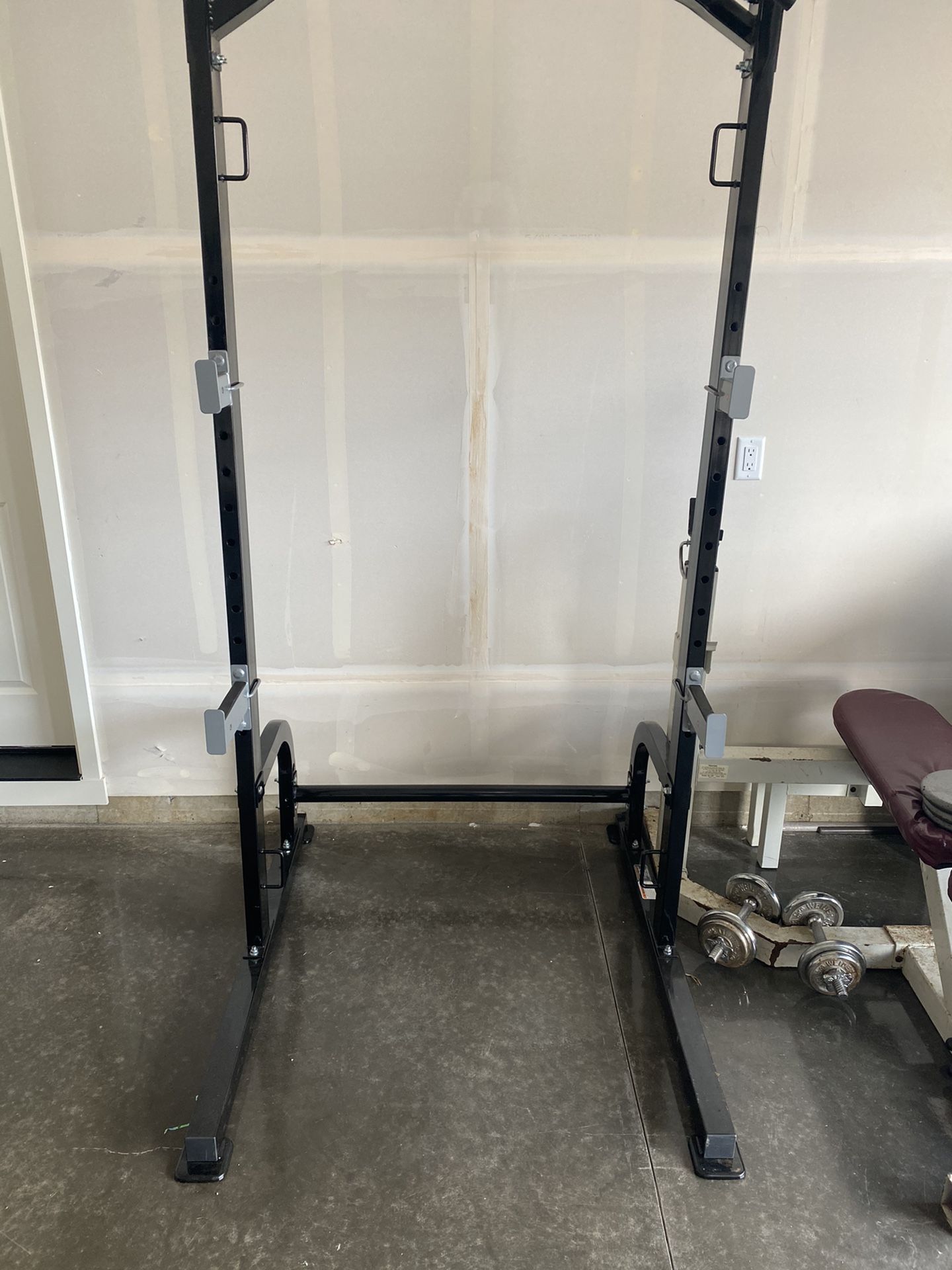 Gym equipment squat rack