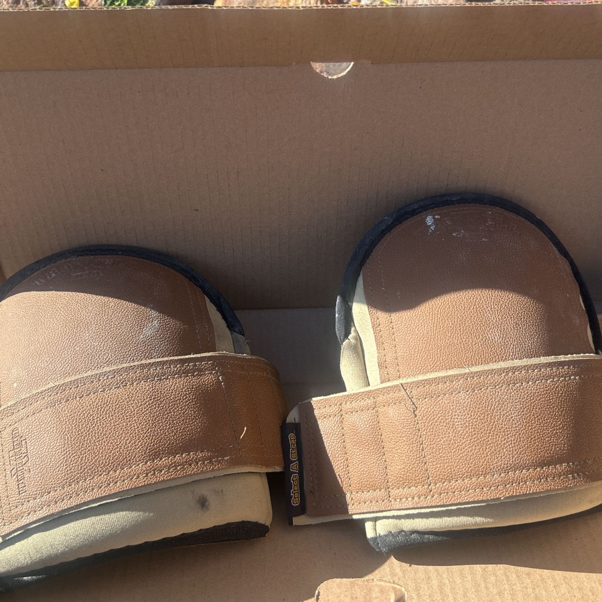Rattlerhead XL-L Knee Pads - $10 (Pickup Only - 90013)