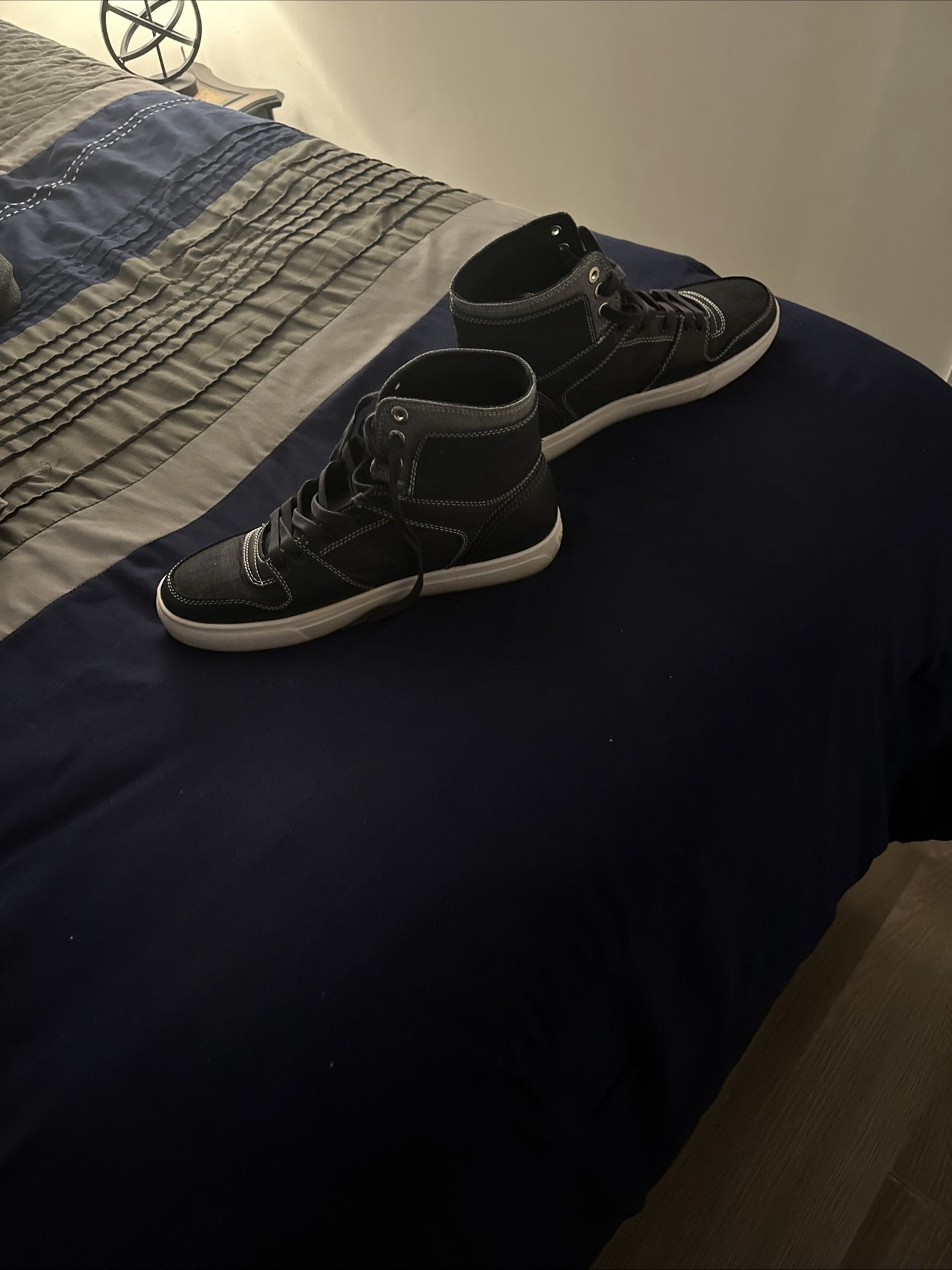 Levi’s Casual High Top Shoes Size 10