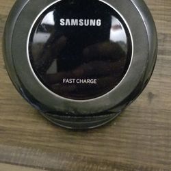 SAMSUNG WIRELESS FAST CHARGER (OPEN TO TRADES)