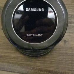 SAMSUNG WIRELESS FAST CHARGER (OPEN TO TRADES)