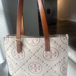 TORY BURCH MONOGRAM CONTRAST EMBOSSED TOTE