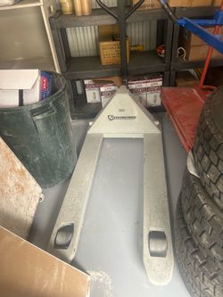 Pallet jack 5.500