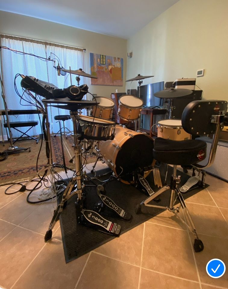 Roland V-Drums Acoustic Design VAD706GE Maple Electronic Drum Set.