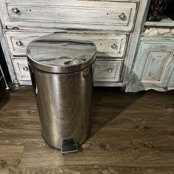 Trash Can 24”
